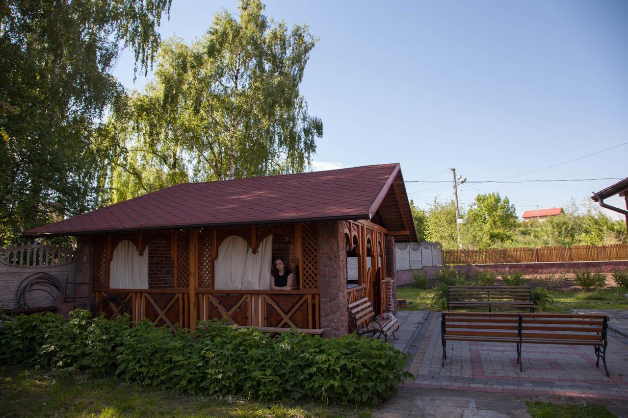 Alekselena Hotel Malekhuv Exterior foto